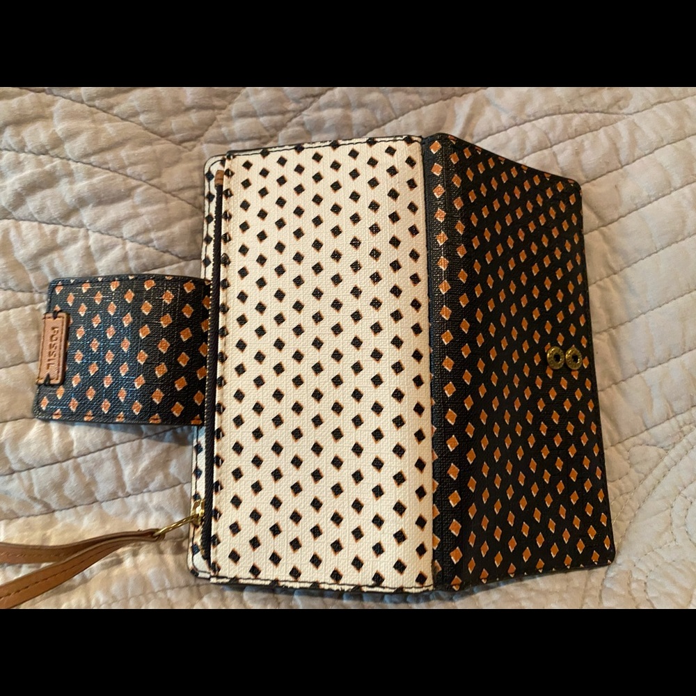 Fossil Bifold Wallet With Snap Closure - image 2